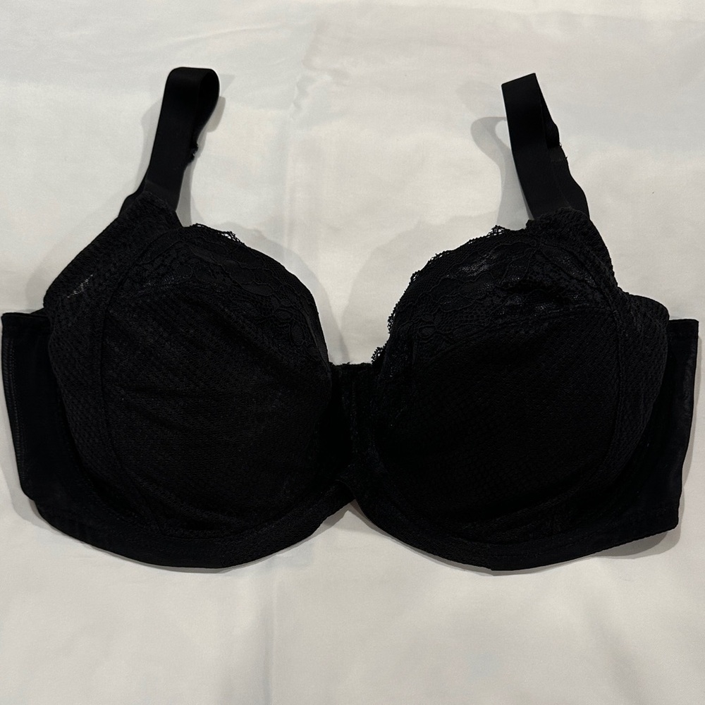 Chic Black Lace Underwire Bra